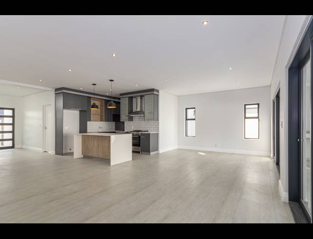 4 BEDROOM FREESTANDING FOR SALE IN PARKLANDS NORTH